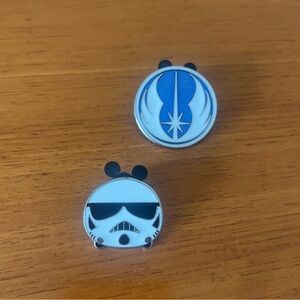 Star Wars Disney Pins (2)